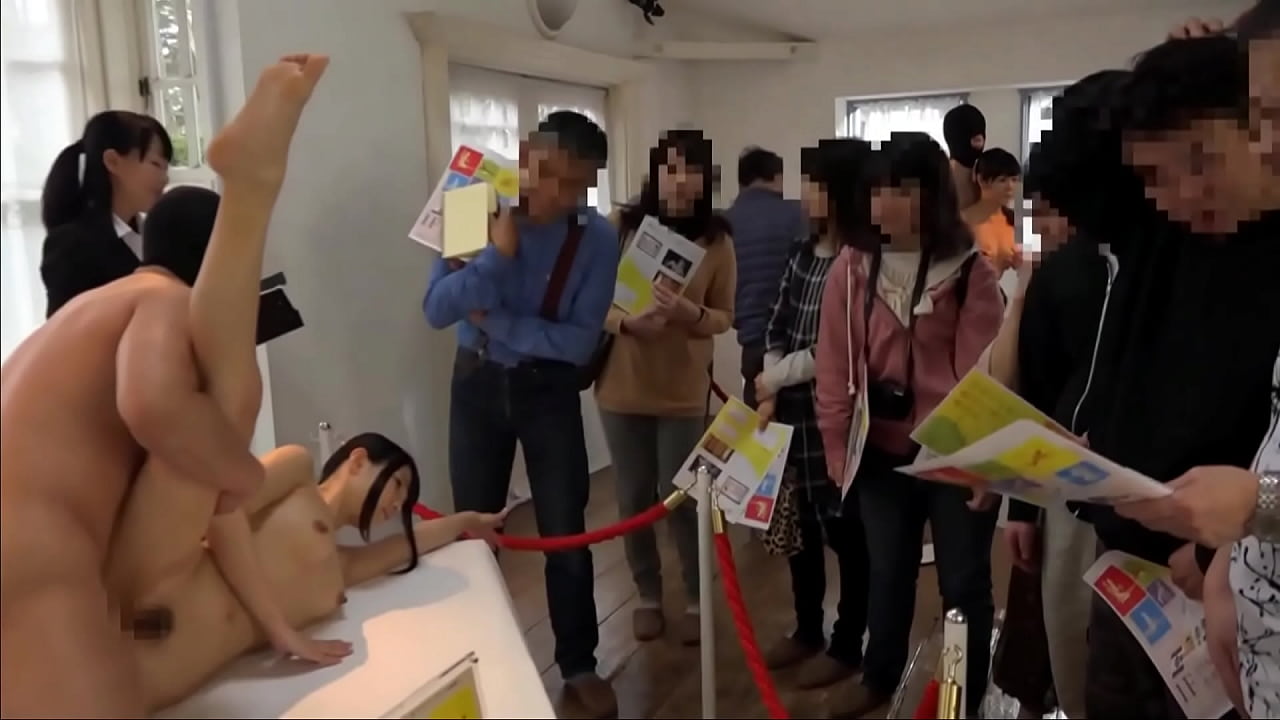 Fucking Japanese Teens At The Art Show